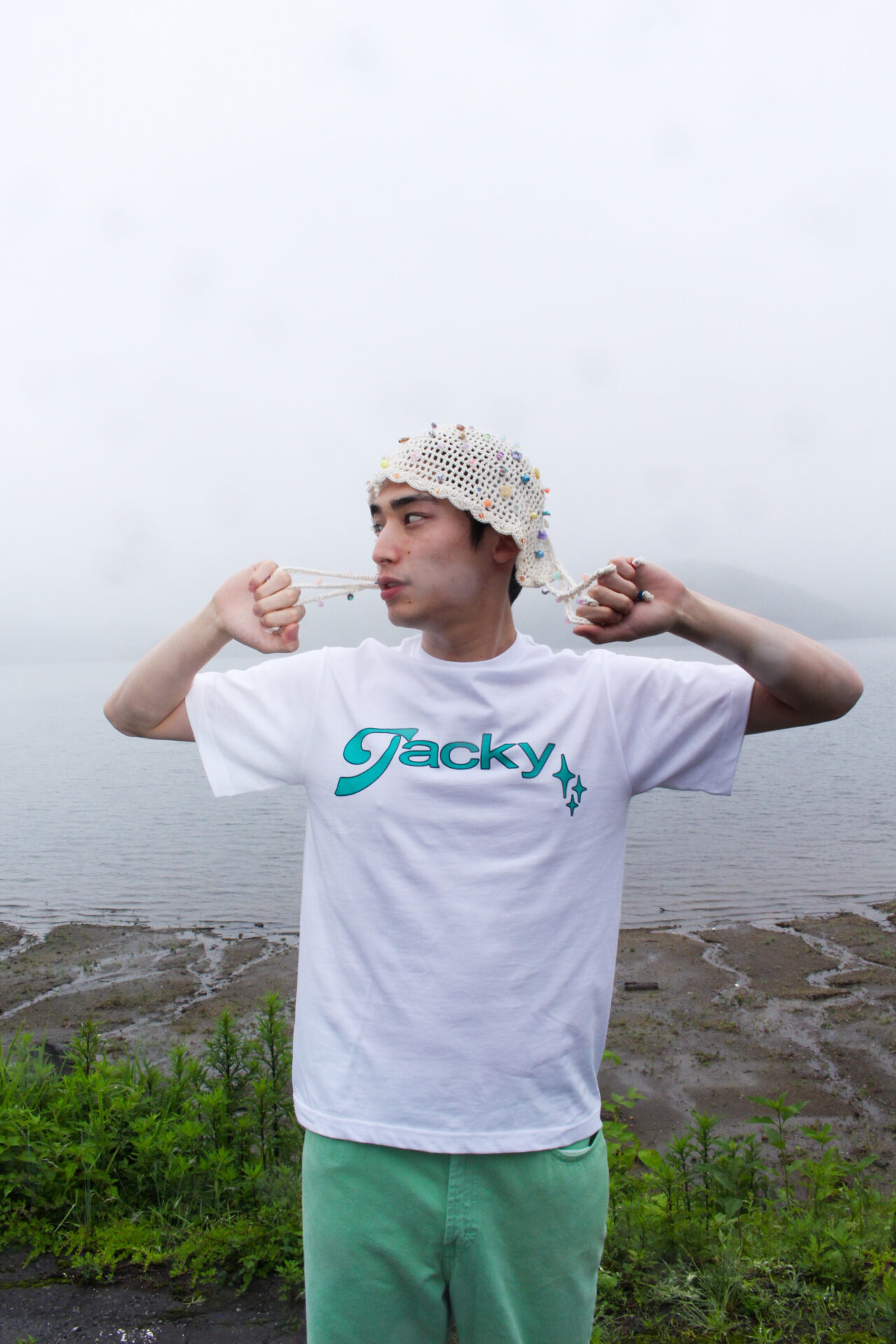 LOOK BOOK/TACKY LOGO TEE